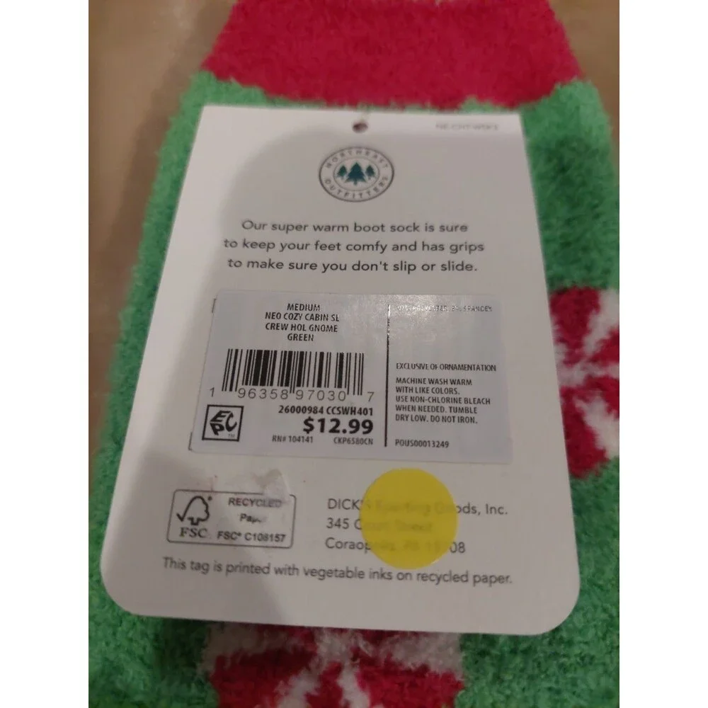Northeast Outfitters Cozy Cabin Women's Socks Size 5 - 10 Festive Green Gnome